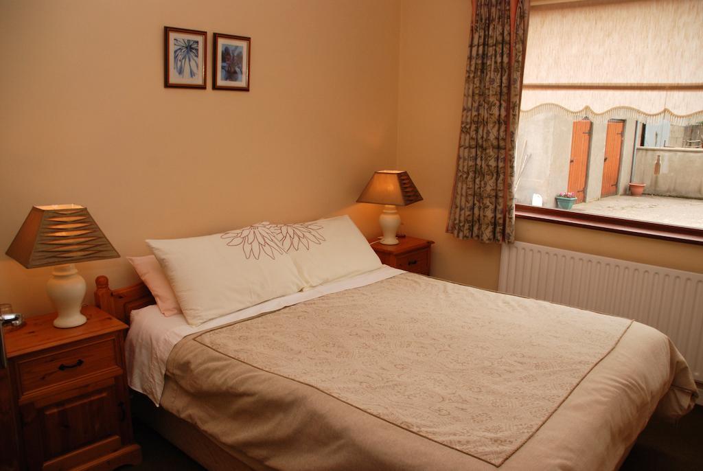 Cradog Farmhouse B&B Urlingford Room photo